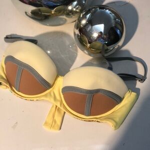 Maaji bikini top NWOT